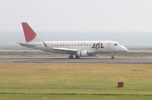 公園から見える飛行機写真