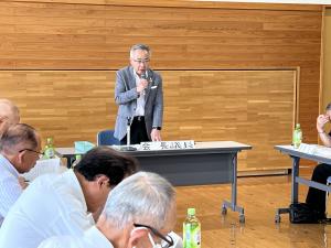 市長があいさつを申し上げています