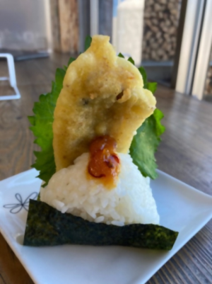 ハモ味噌おにむすび