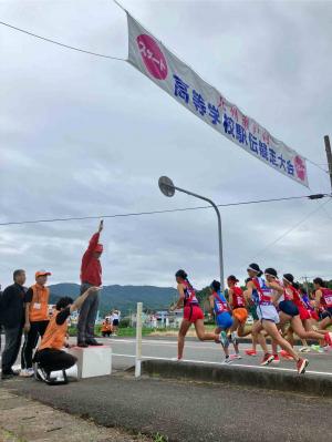 市長がスターターをし、選手の皆さんがスタートしました