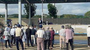 市長があいさつを申し上げています