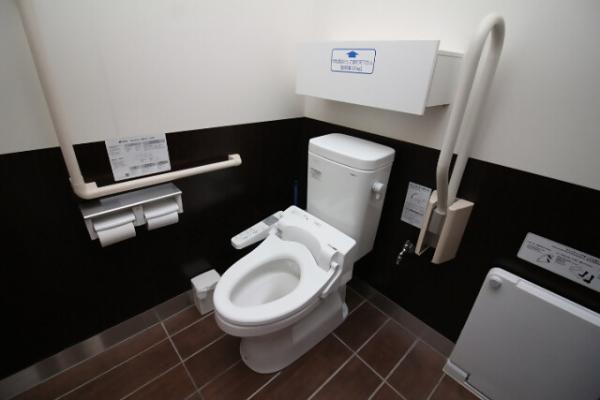 身障者トイレ
