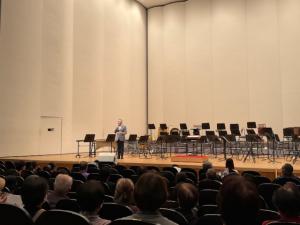 市長があいさつを申し上げています