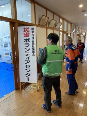 市長が避難所を訪問しています