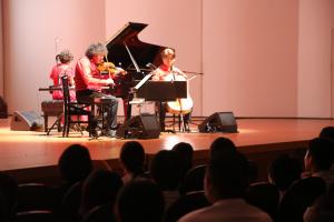 「葉加瀬太郎の音楽教室」の写真