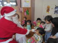 もも組園児とサンタさんのふれあい