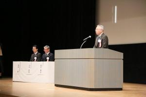 市長があいさつを申し上げています