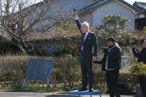 市長がスタートの号砲を行っています