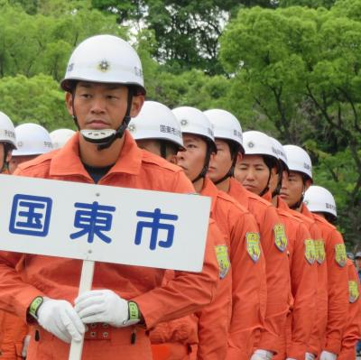 開会式で隊員が整列している画像