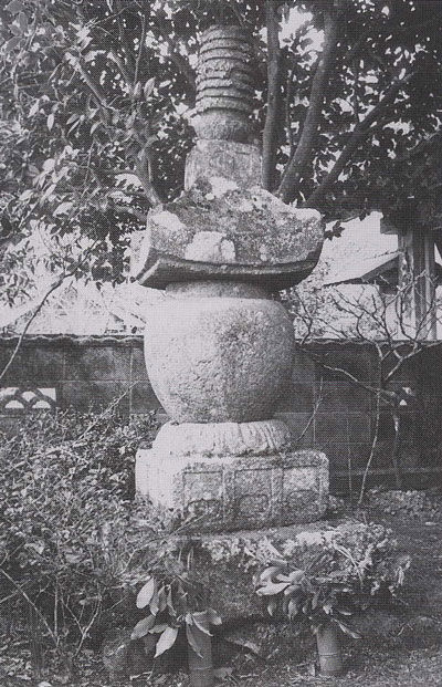 西福寺の国東塔