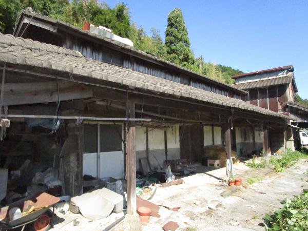納屋外観