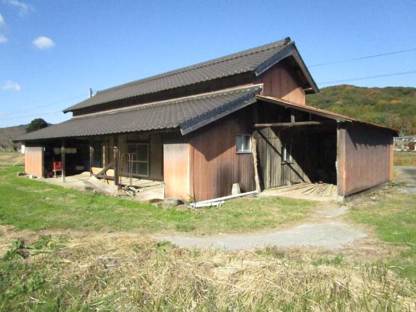 倉庫外観