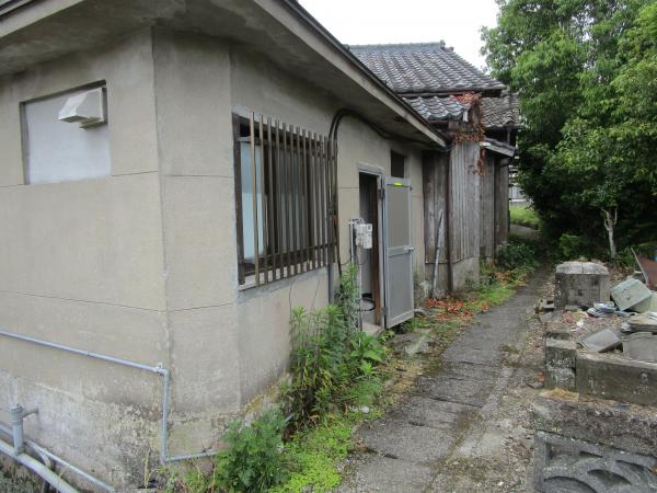 母屋裏側
