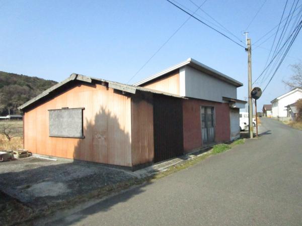 倉庫外観